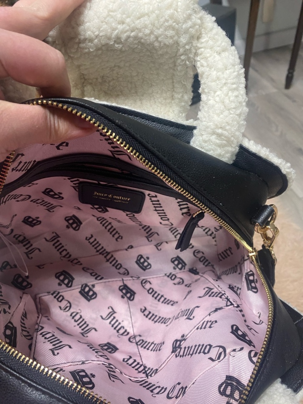 Black and white furry Juicy Couture cross body bag! - Picture 3 of 5